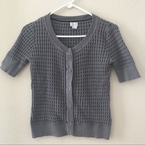 Gray shortsleeved cardigan